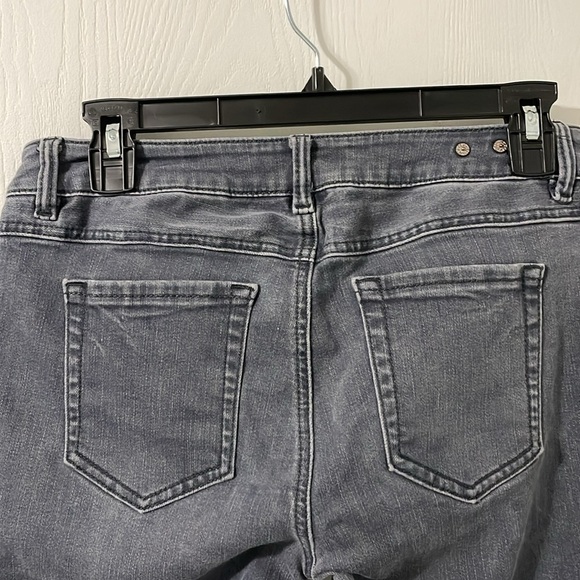 CAbi Slim Boyfriend Gray Wash Jeans Size 2 - Picture 8 of 10